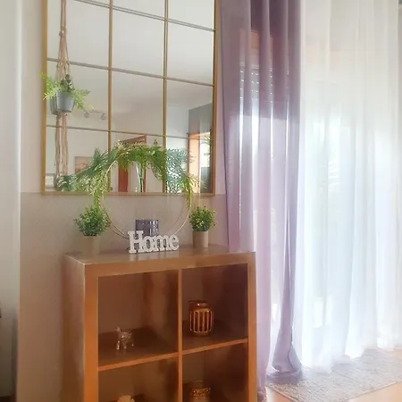 Grace House منزل للإقامة Belinho